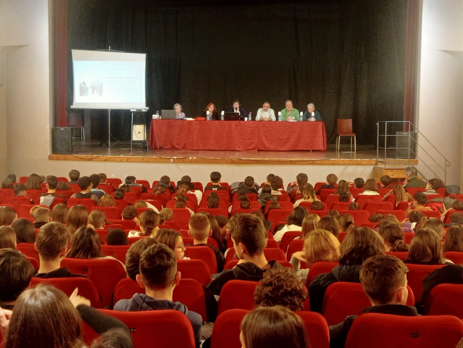 10 Febbraio 2025 incontro di riflessione con gli studenti delle medie di Castelfranco-Piandiscò