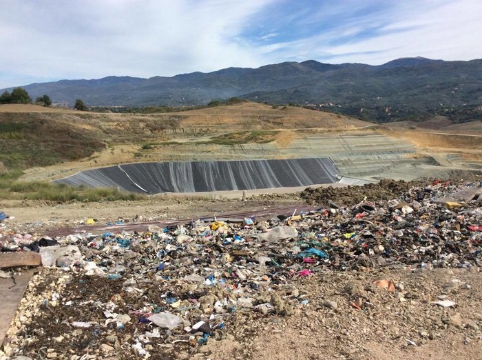 "La discarica deve chiudere entro il 2021 come previsto dal Piano interprovinciale dei rifiuti"