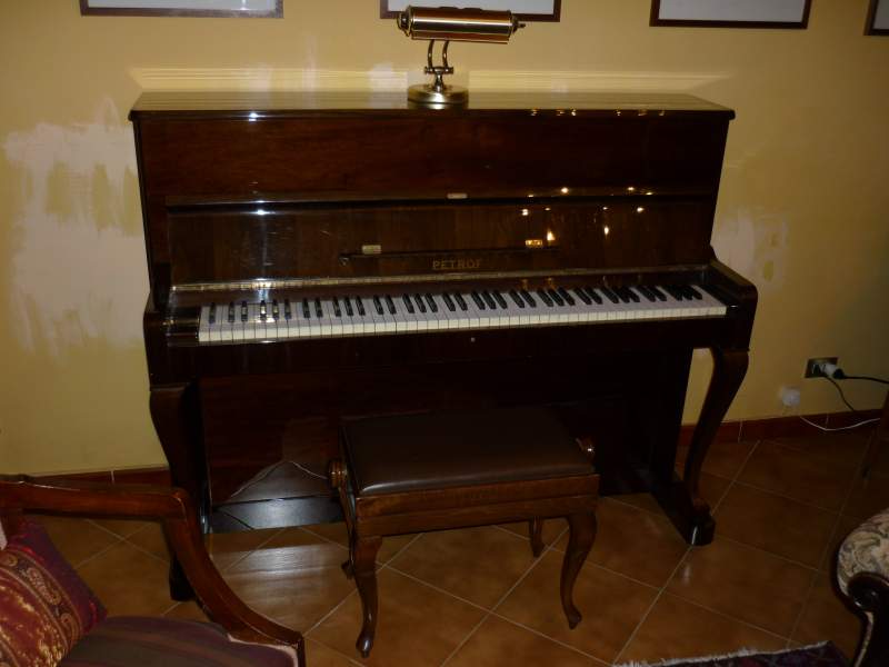 Dona pianoforte al Comune. I ringraziamenti dell'Amministrazione comunale
